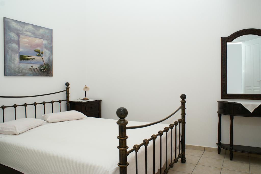 Grand View Apartment Kamares  Стая снимка